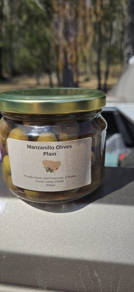 Plain olives, 300g jar, Rocklee Grove